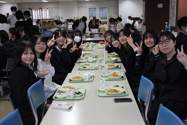 061113 高1交流給食 (24).JPG